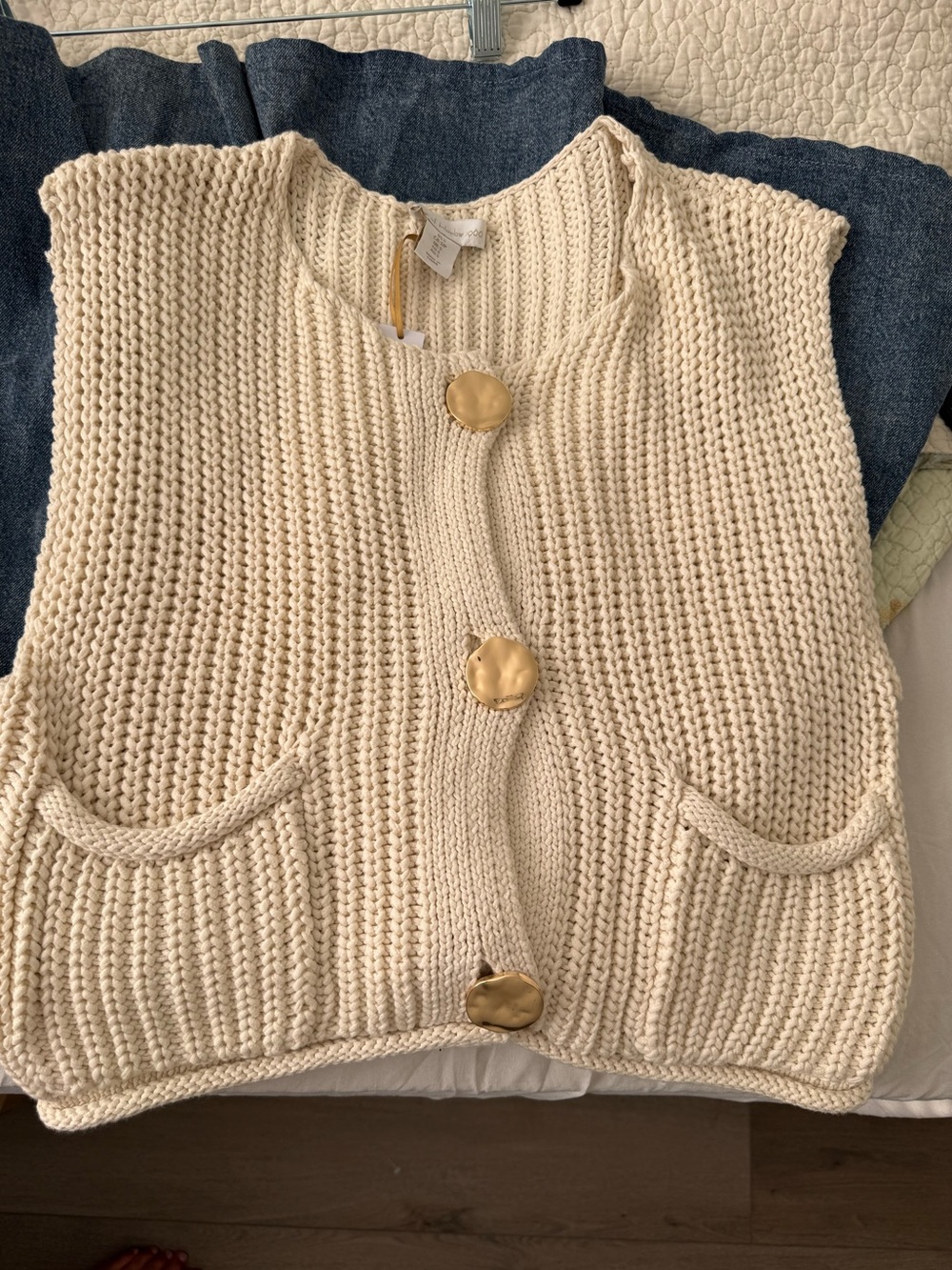 House of Harlow 1960 Cream Chunky Knit Button Vest